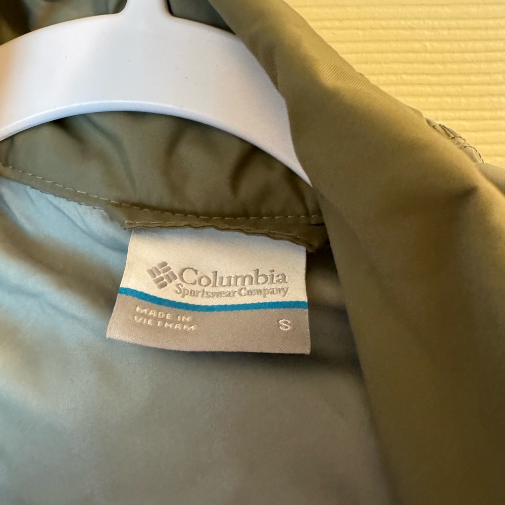 Columbia Olive Green Hooded Jacket - Picture 3 of 3